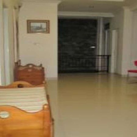 Ge Jacmart Homestay Makassar By Zuzu Luaran gambar